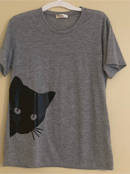 Tops - Brand Gray Short-Sleeve Tee with Black Cat Graphic